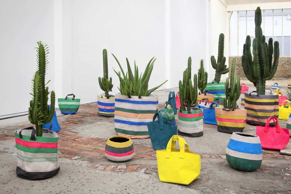 Serax - Flower pots can transform any garden or interior (2)