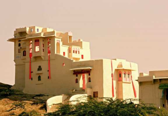 Lakshman Sagar Resort – Tradition, Ecology, Contemporary Culture