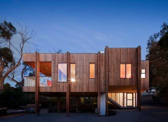 Beach House / Clare Cousins Architects