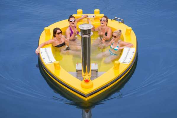 HotTug – Motorised Tub Perfect for Relaxing and Entertaining