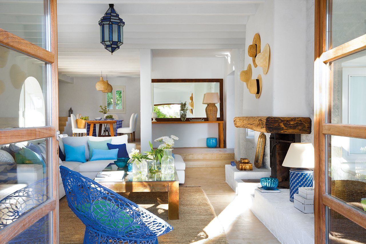 Coastal decor and traditional architecture under Mediterranean breeze - www.homeworlddesign. com (14)