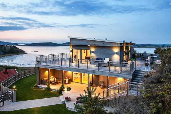 Scandinavian house with a splendid view of the sea