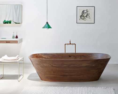 Delicate bath supplies made from aromatic walnut – Nina Mair