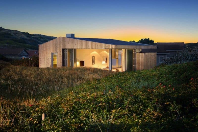 Holiday house with a retractable glass facade Bloem en Lemstra Architecten - HomeWorldDesign (18)