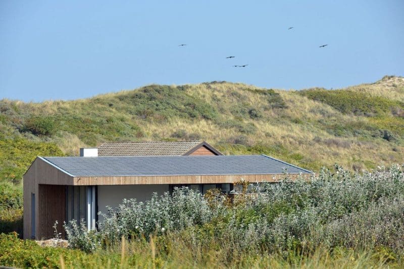 Vacation house with a retractable glass facade Bloem en Lemstra Architecten - HomeWorldDesign (2)