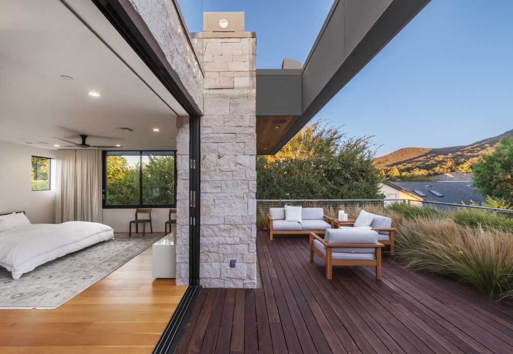 bedroom and terrace - Hunter Leggitt Studio