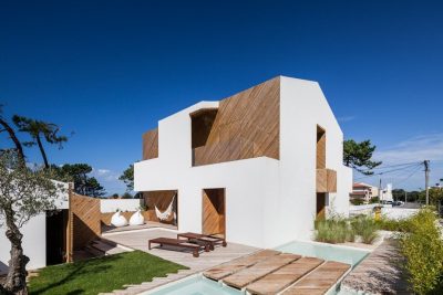 SilverWood House – Old House Transformed into a Nonconformist Residence