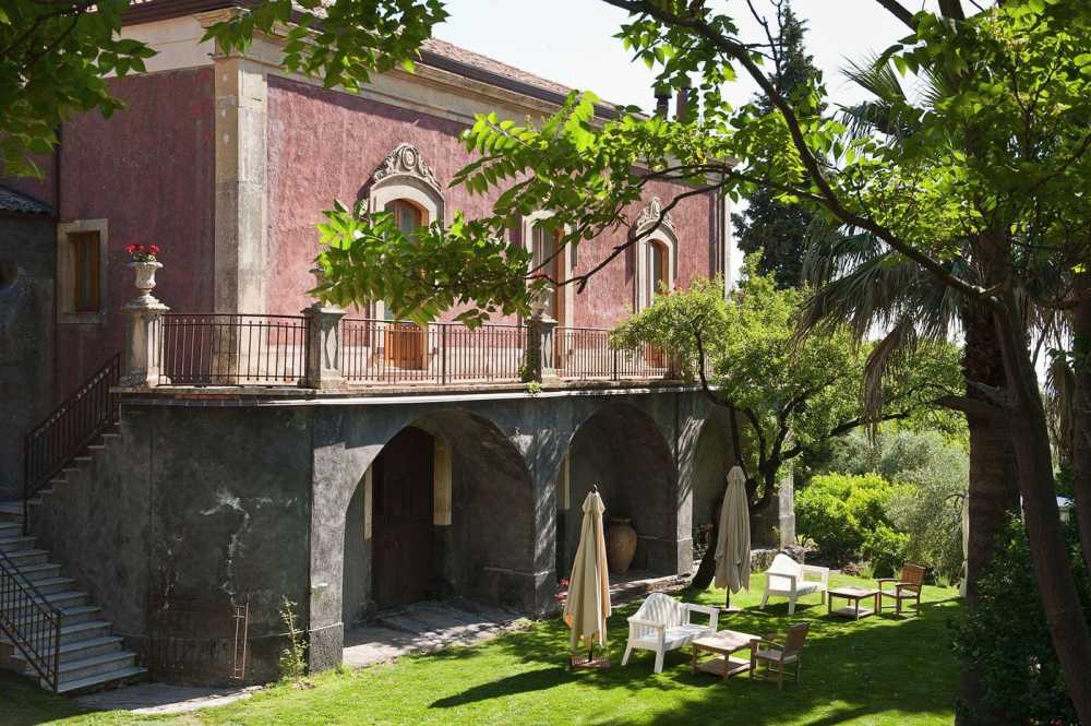 Monaci delle Terre Nere boutique hotel situated on the slopes of Mount Etna - HomeWorldDesign (2)