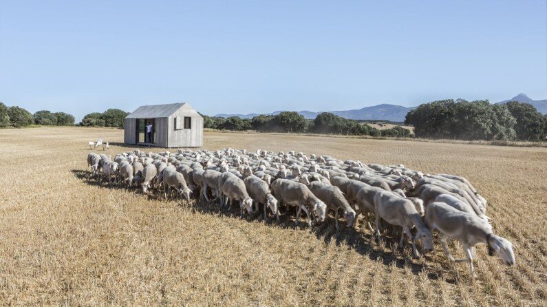 Portable dwelling ÁPH80 by Spanish architecture studio Ábaton - Madrid