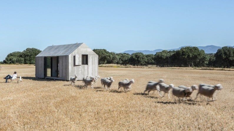 Portable house developed by Spanish architecture studio Ábaton