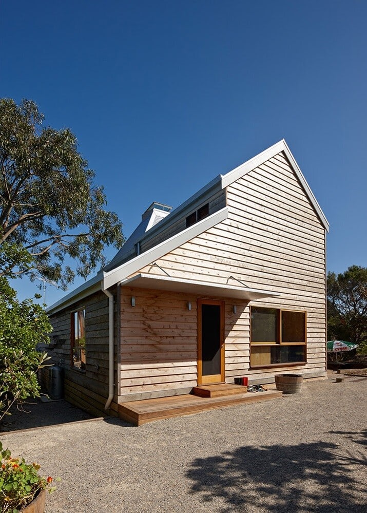 family beach home by Andrew Simpson Architects and Charles Anderson