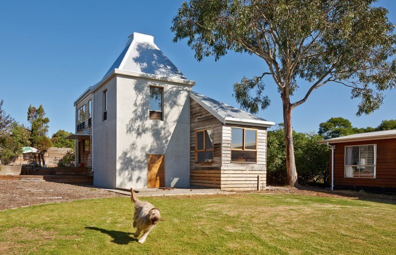 old space converted into a family beach home by Andrew Simpson Architects