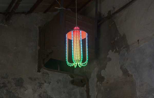 Dotted Lamp tell us the story of light, colours and reflection