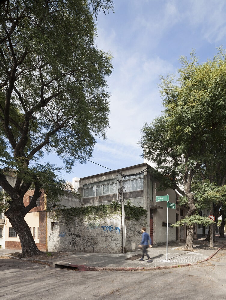 Palmar House in a central area of the city of Montevideo (1)