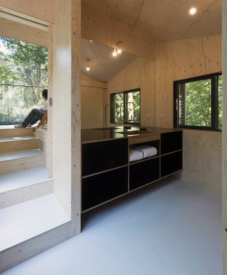 Transformation Forest House sustainable, compact and sculptural rooftop extension (2)