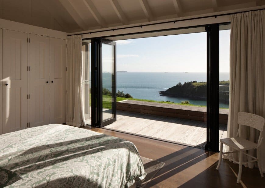 Architecture with maximum exposure to the views and seasonal rhythms - Owhanake Headland  (12)