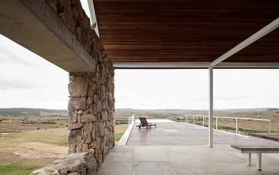 Calera del Rey House: Stone Structure with a Vaulted Roof
