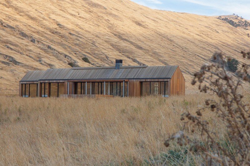 Farm house designed as the centerpiece of a surf beach (6)