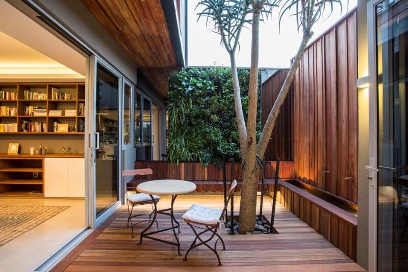 Googie architecture - Albizia House by Metropole Architects (11)