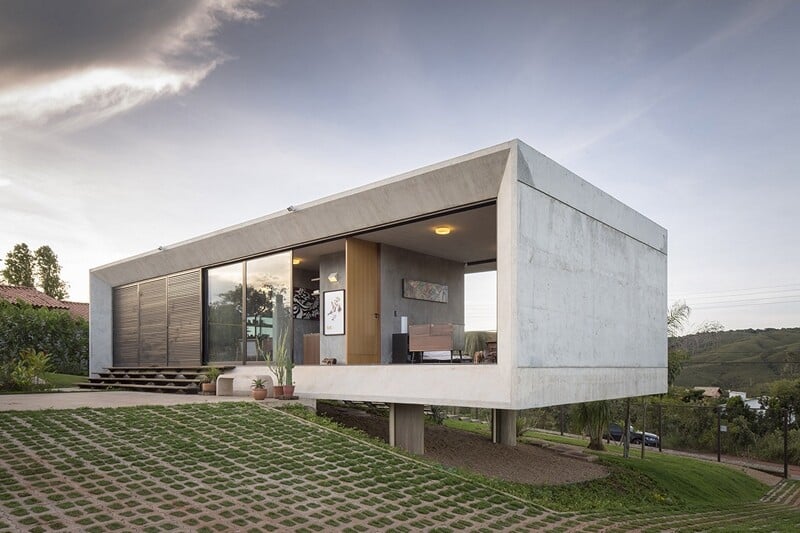 Reinforced concrete house with wide open spaces (15)