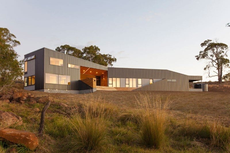 Valley House - shaped and adapted to the contours of a valley - Philip M. Dingemanse (9)