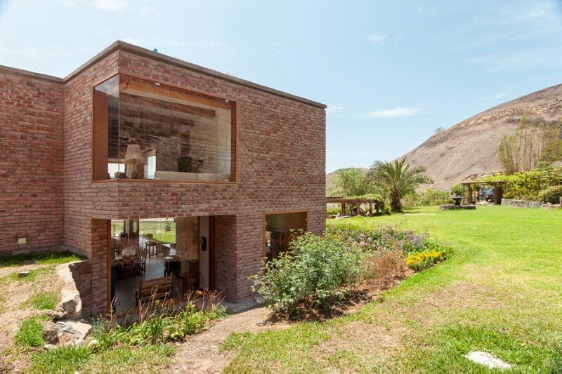 Clay House built with handmade bricks that have been burned in traditional ovens (2)