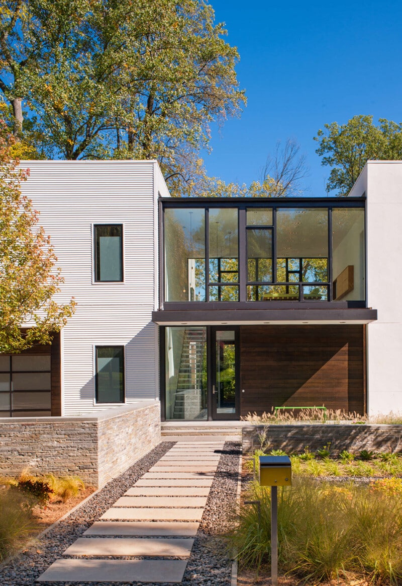 Energy-Efficient Prefab House Built in Just Two Days (10)