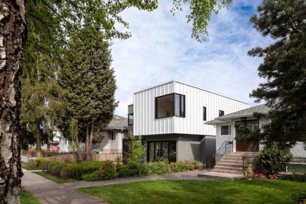 Grade House in East Vancouver by Measured Architecture