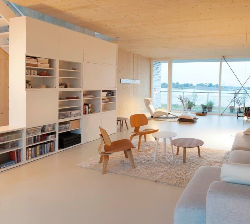 House in Amsterdam completely constructed with massive wooden panels (10)