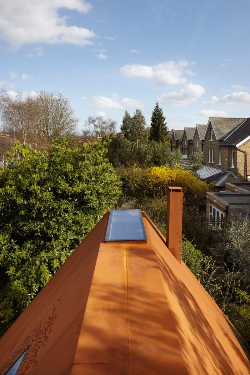 Kew House - family home formed of two sculptural volumes of weathering steel (5)