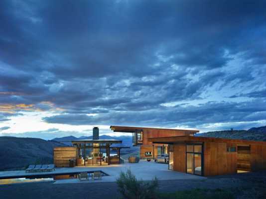 Rural Retreat in Washington: Studhorse Winthrop by Olson Kundig