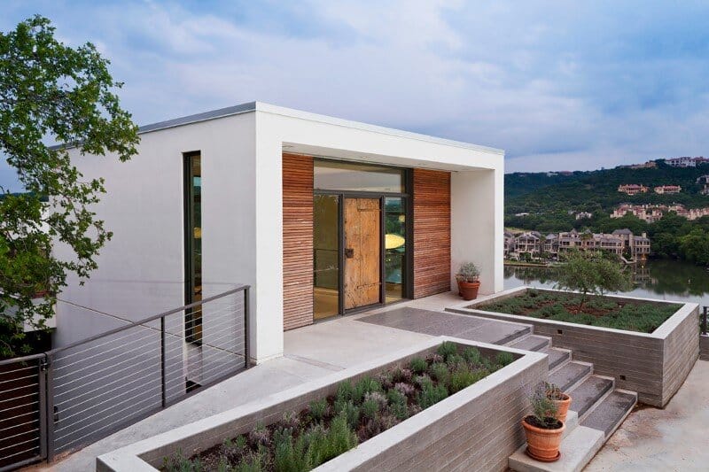 Cliff House - a residential renovation with a cliff-side view over Lake Austin (10)