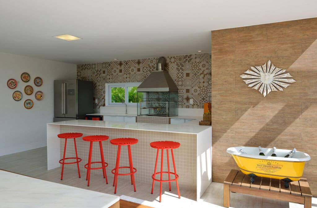 Contemporary Beach House with Nautical Theme (5)