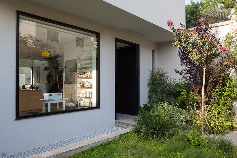 Cozy townhouse in Tel Aviv Mendelkern Residence by David Lebenthal (15)