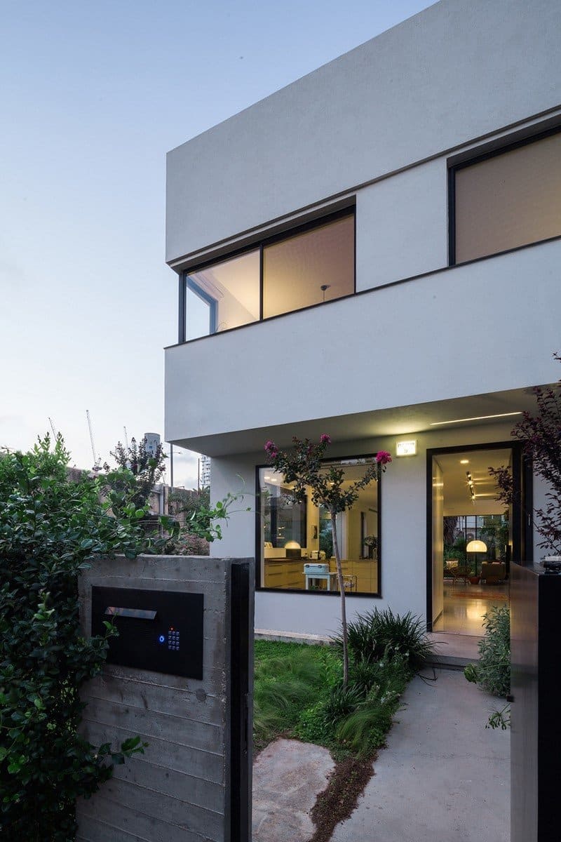 Cozy townhouse in Tel Aviv Mendelkern Residence by David Lebenthal (19)