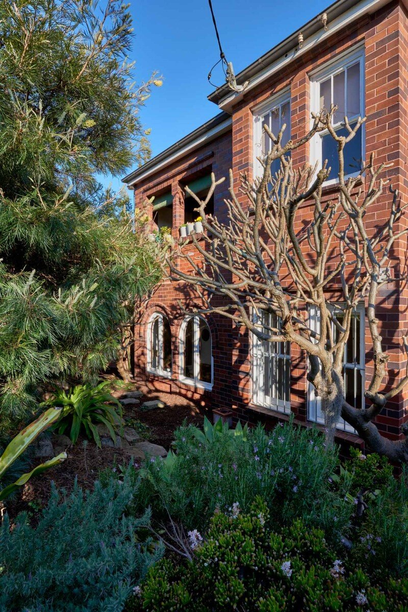 Renovation and an addition to an existing 1930s duplex - Kerridge house + apartment (5)