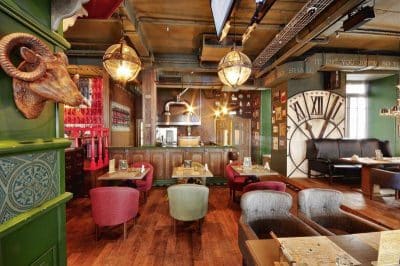 Avant-garde Restaurant Fabrikakuhni by AllartsDesign