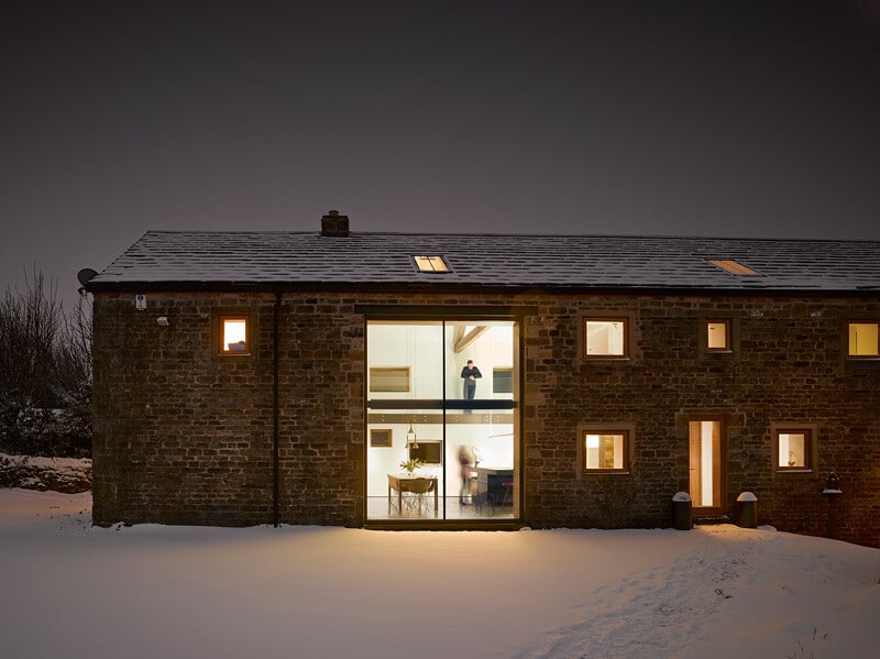 Cat Hill Barn - 16th Century Barn Converted into a Modern House (1)