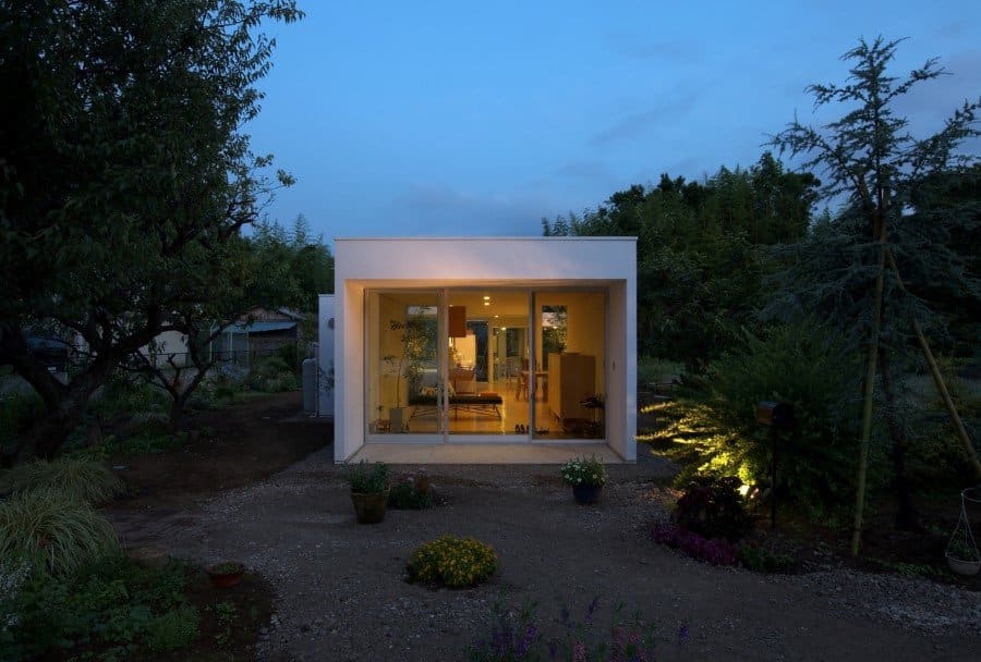 House in the Large Garden by Yamazaki Kentaro (11)