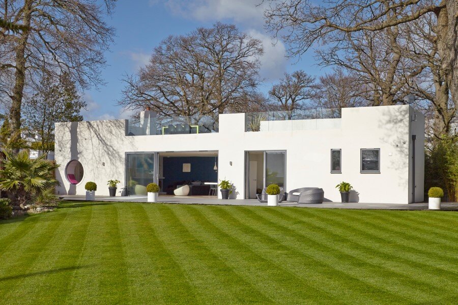 Remodeled 1930s Bauhaus Bungalow in a Stylish Contemporary Home (1)