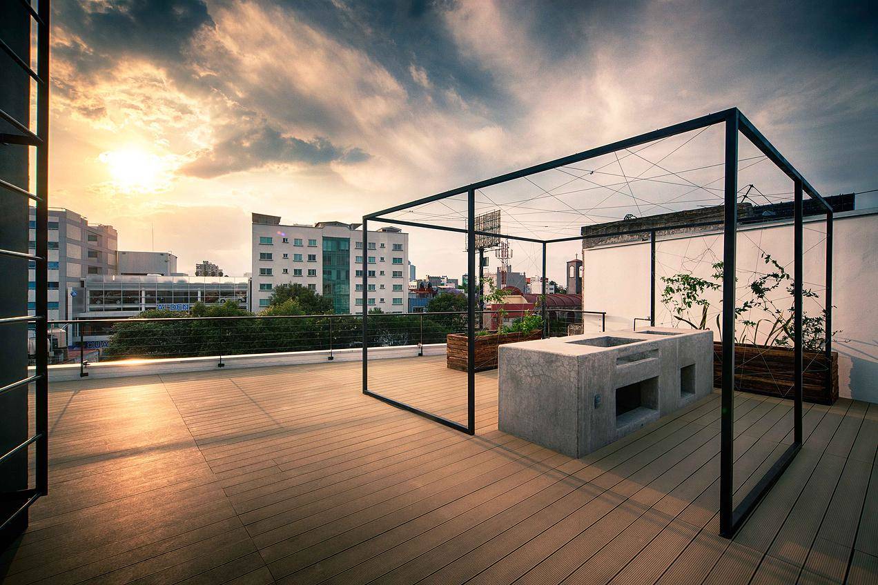 This Apartment Building Has a Black-Reflective Square-Shaped Facade (15)