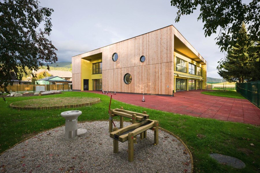 Šmartno Timeshare Kindergarten - Spaces Combined into one Learning Landscape (1)