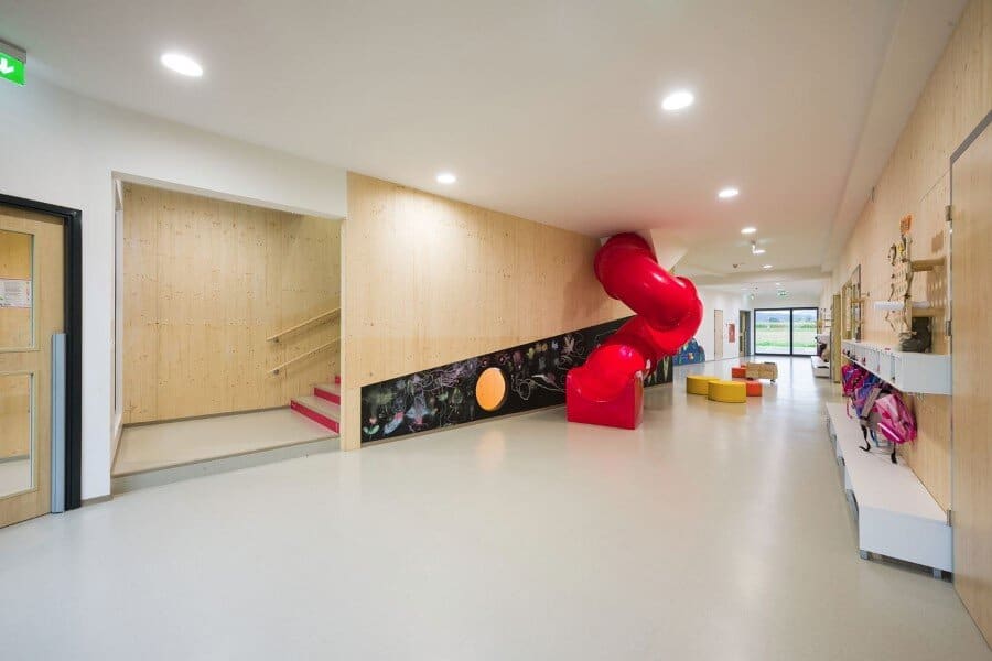 Šmartno Timeshare Kindergarten - Spaces Combined into one Learning Landscape (5)