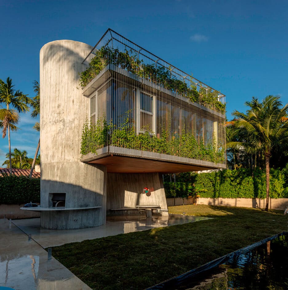 A Bungalow House from the 1930s Replaced by a Three-Story Concrete House (3)