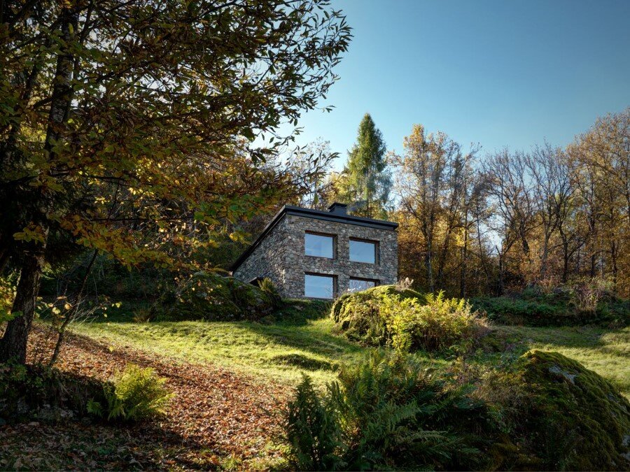 House VI Old Ruin Transformed into a Spectacular Mountain Residence (3)