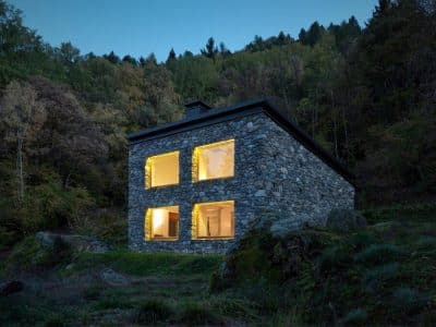 House VI: Old Ruin Transformed into a Spectacular Mountain Residence