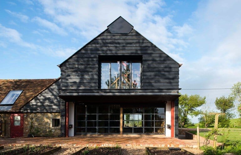 Ancient Party Barn - a Playful Re-working of Historic Agricultural Buildings (2)