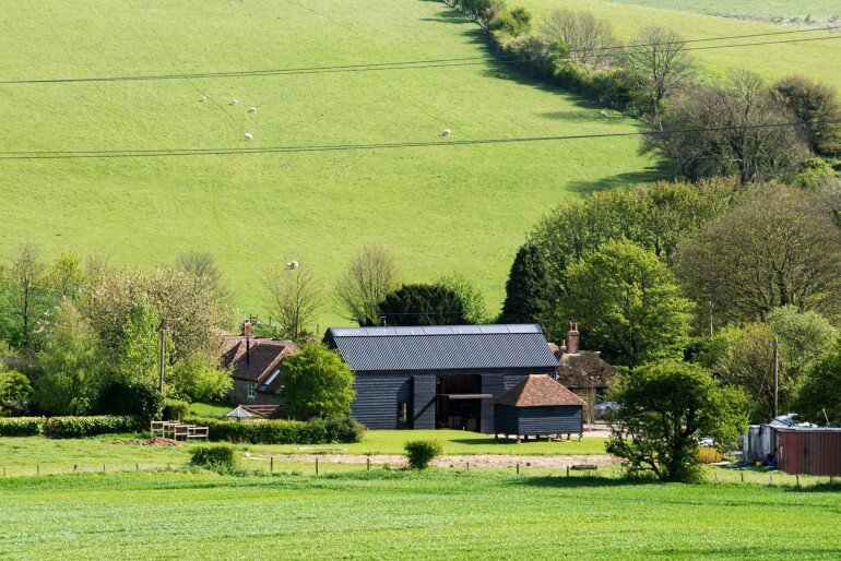 Ancient Party Barn - a Playful Re-working of Historic Agricultural Buildings (7)