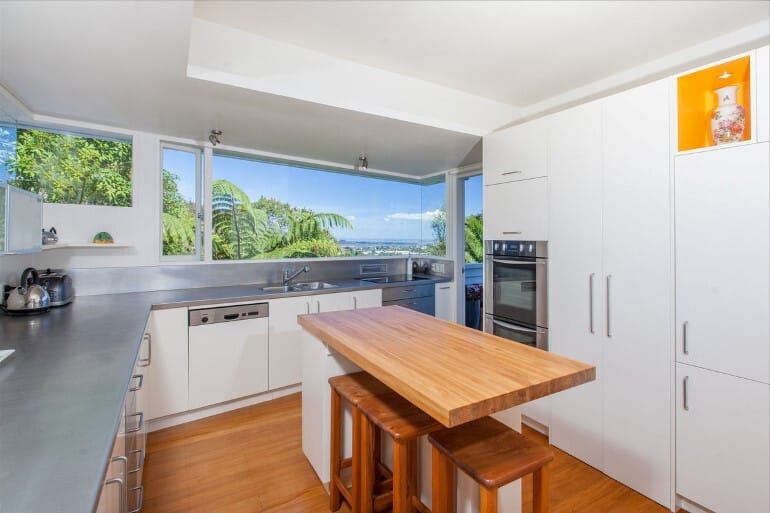 Cornwall Park House - renovation of a 50’s flat roof bungalow (7)