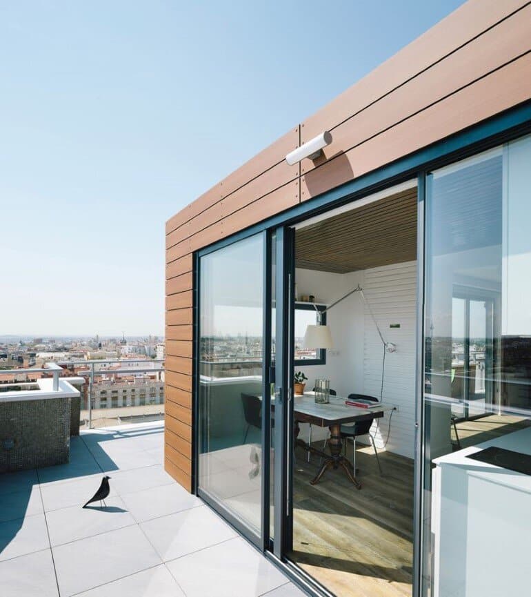 Attic House Situated in a Tower in the Center of Madrid (10)